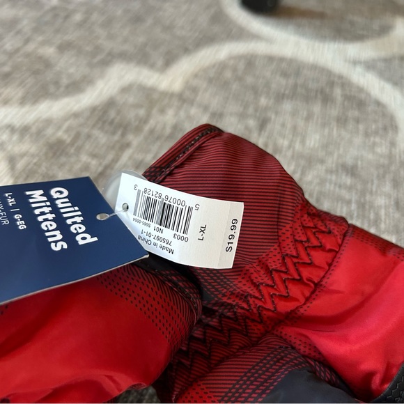 Old Navy Quilted Plaid Mittens NWT L/XL - Picture 4 of 4